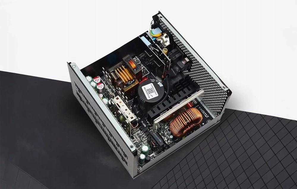 „DarkFlash PMT1050“ kompiuterio maitinimo šaltinis (juodas)