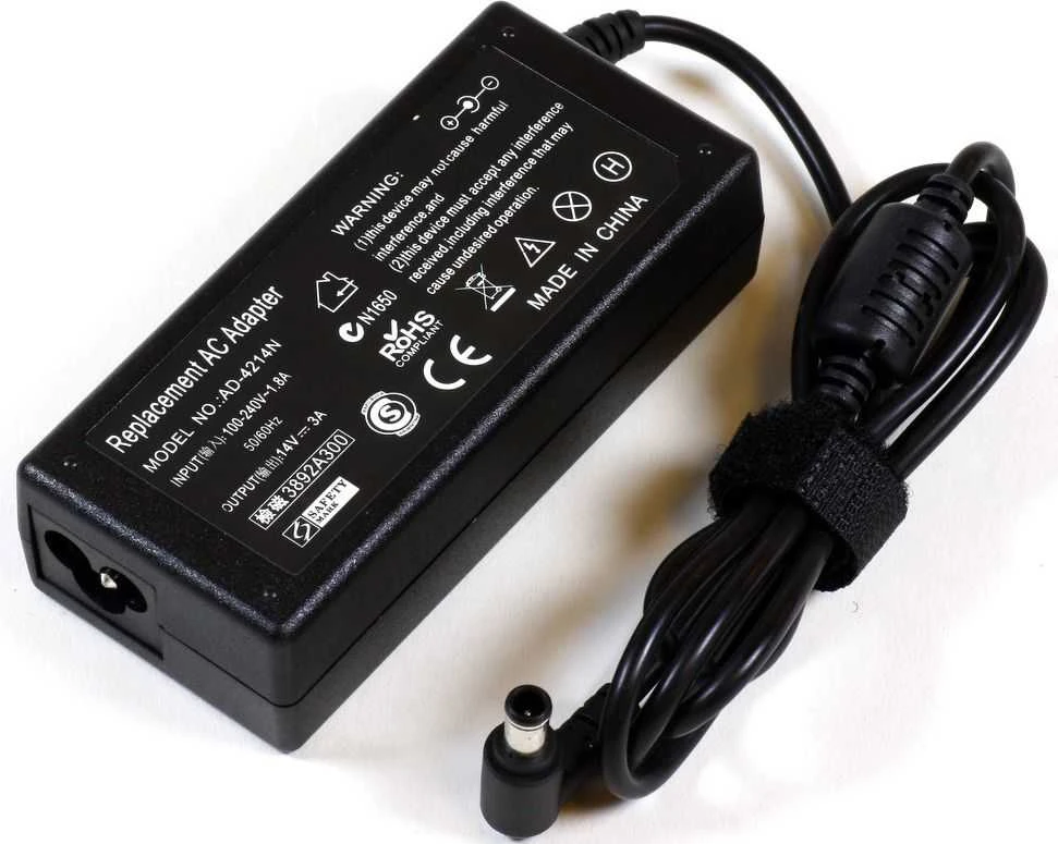 Coreparts 42W maitinimo adapteris su jungtimi