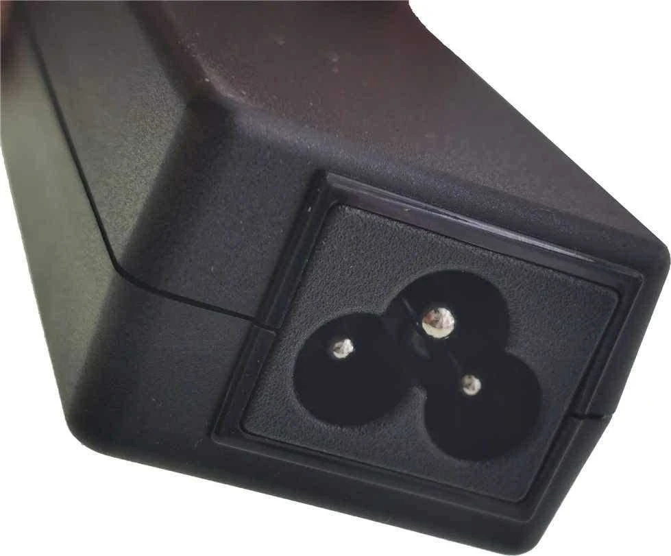 Hewlett Packard (HP) Kintamosios srovės adapteris 45 W „Smart Npfc 3 Pin 741727-001“, nešiojamasis kompiuteris, skirtas naudoti patalpose,