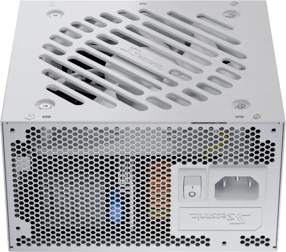 750W „Seasonic Core GX-750-V2-Baltas“ kabelių valdymas