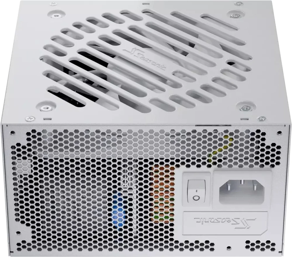 650W „Seasonic Core GX-650-V2-Baltas“ kabelių valdymas