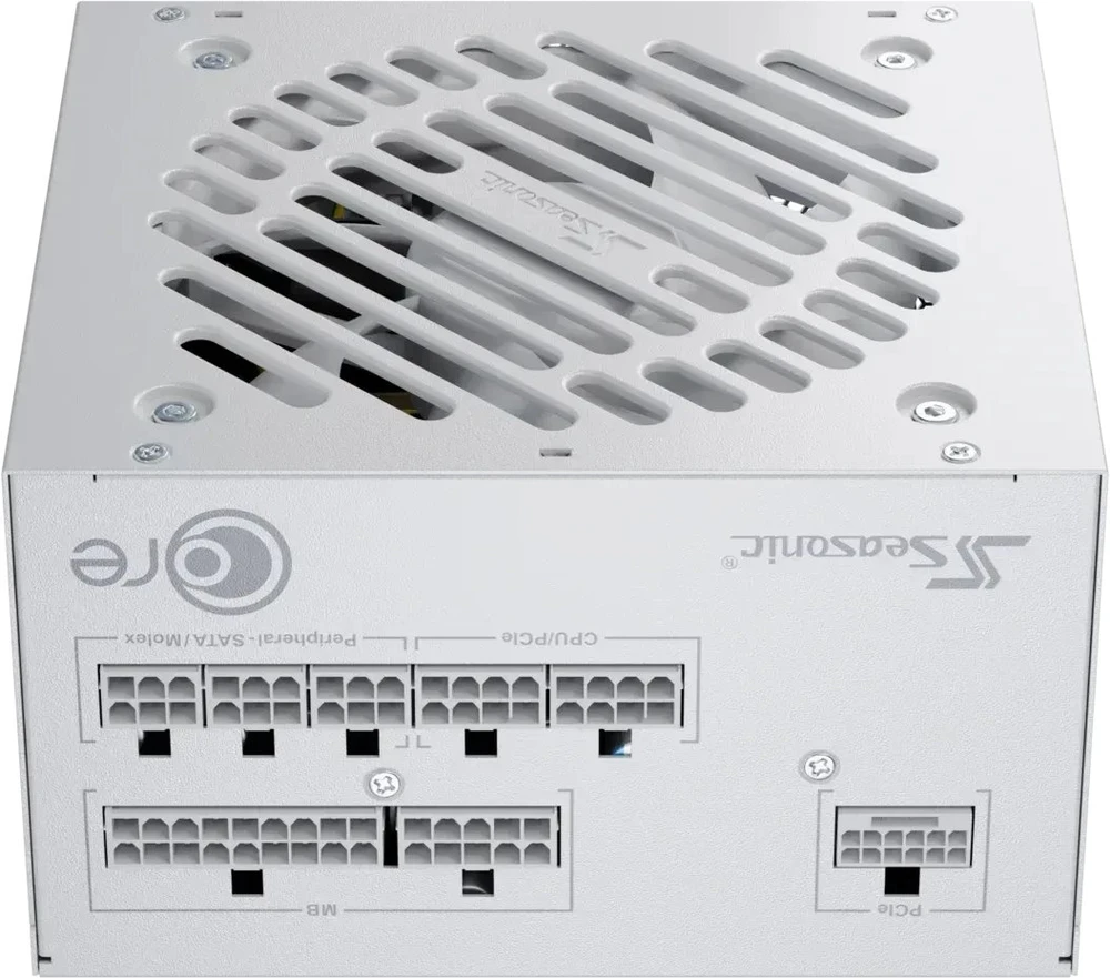 750W „Seasonic Core GX-750-V2-Baltas“ kabelių valdymas