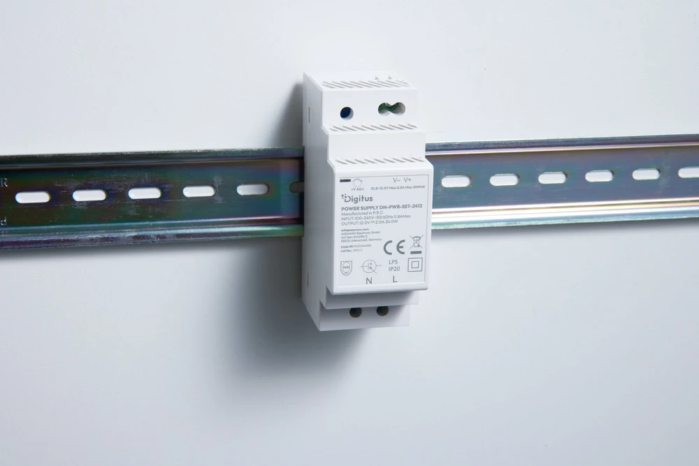 Maitinimo šaltinis serwerowy Digitus DIGITUS 12V / 2A / 24W Step-Shape DIN-Rail power supply Slim Class II
