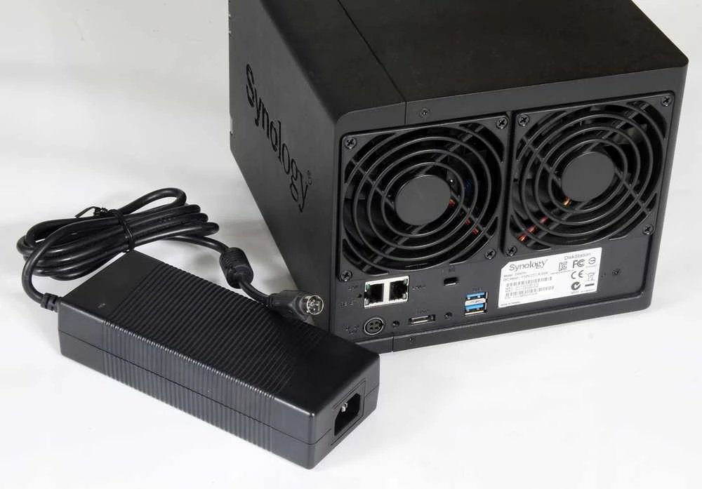 Maitinimo šaltinis „Synology Synology“ adapteris 90 W_1 maitinimo adapteris / keitiklis vidinis 90 W juodas