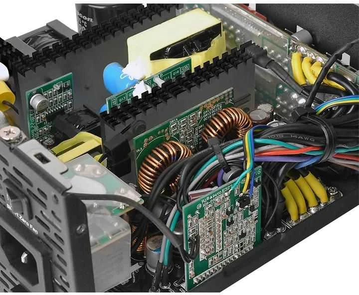 Maitinimo šaltinis Thermaltake Toughpower Grand RGB 750W PS-TPG-0750FPCGEU-R (750 W, aktyvus, 140 mm)