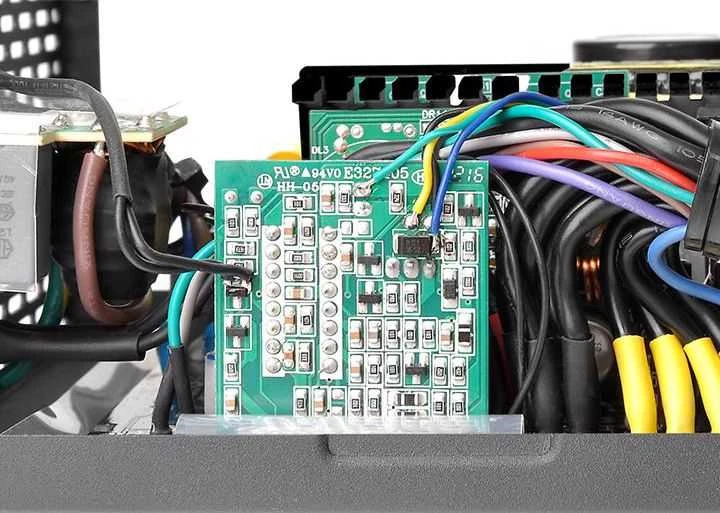 Maitinimo šaltinis Thermaltake Toughpower Grand RGB 750W PS-TPG-0750FPCGEU-R (750 W, aktyvus, 140 mm)