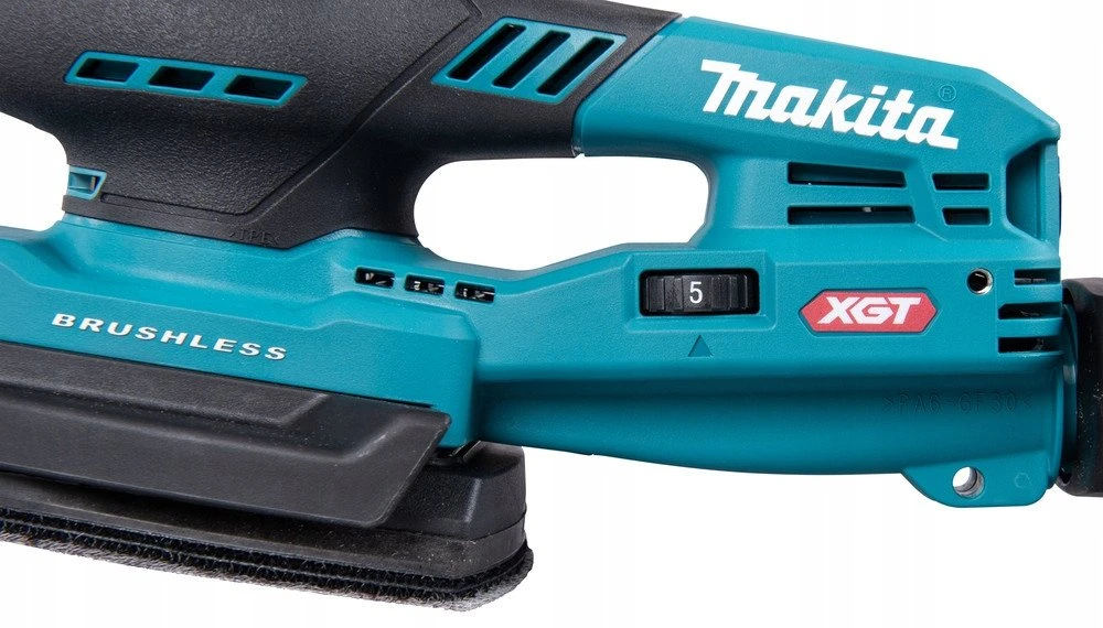 Makita BO006CGZ Akumuliatorinis vibracinis šlifuoklis XGT 40V, Trikampis 100X150mm, AWS (be AWS lusto), Be akumuliatorių ir kroviklio!