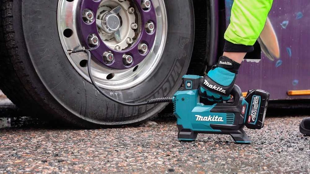Makita MP001GZ Akumuliatorinis kompresorius 40V XGT, 11bar, 17l/min, Be akumuliatorių ir kroviklio!