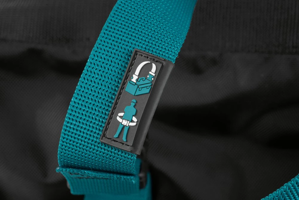 Makita E-15350 Greitai nusegamas juosmens ir pečių diržas.