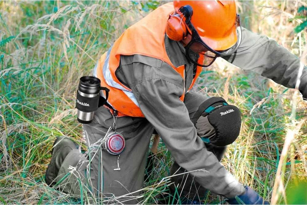 Makita Termosinis puodelis su laikikliu, skirtu kabinimui prie diržo. E-15578
