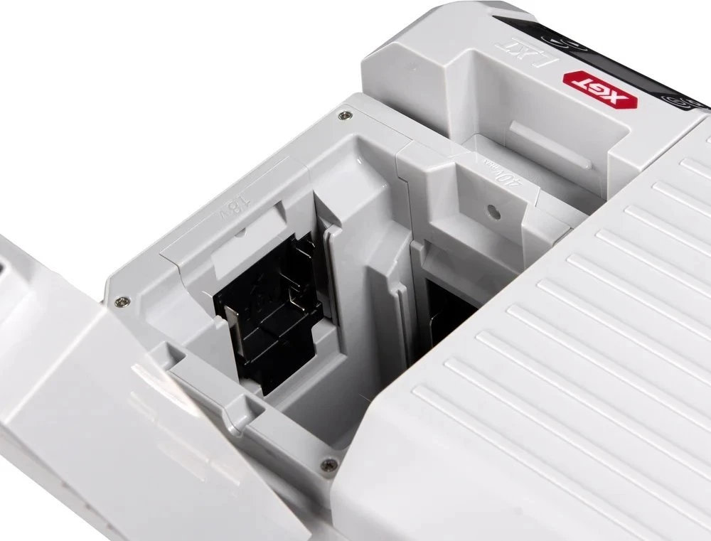 Makita CW003GZ Akumuliatorinis maisto šaldytuvas-šildytuvas XGT / LXT / 230V / 12-24V / 7L