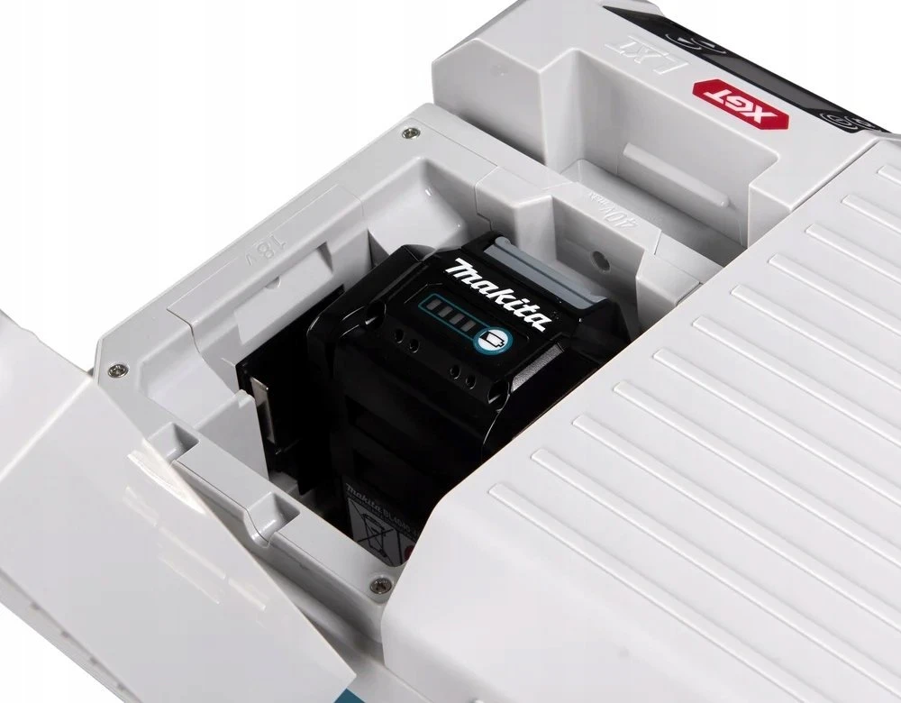 Makita CW003GZ Akumuliatorinis maisto šaldytuvas-šildytuvas XGT / LXT / 230V / 12-24V / 7L