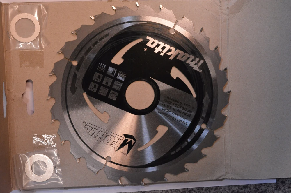 Makita T.C.T. pjūklas M-FORCE 190X2X30mm 15° T24 B-32041 T.C.T • 190 x30 mm • T24 • 15° • Medienai