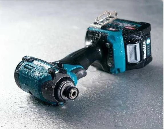 Makita TD003GZ Smūginis suktuvas XGT, 1/4", 210Nm, bešepetėlinis variklis, "Z" versija - komplektuojamas be akumuliatoriaus ir kroviklio