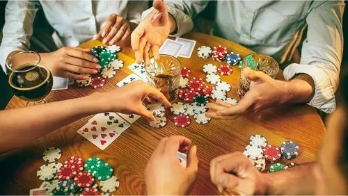 Pokerio žetonų rinkinys lagaminėlyje Malatec, 300 žetonų.