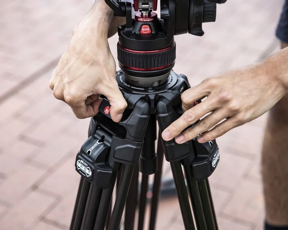 Tripod - Manfrotto 645 anglies greitojo dvigubo 608 galva