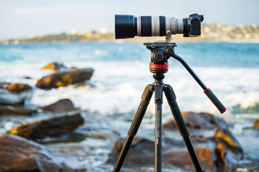 Manfrotto 055 Video Alu Juodas su głowicą 502AH