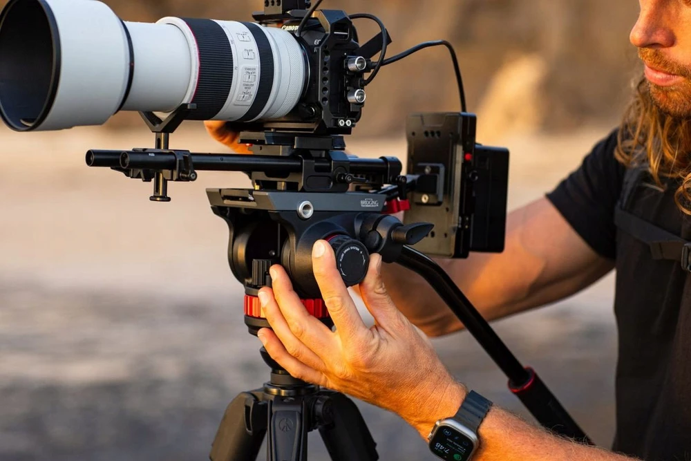 Manfrotto 055 Video Alu Juodas su głowicą 502AH