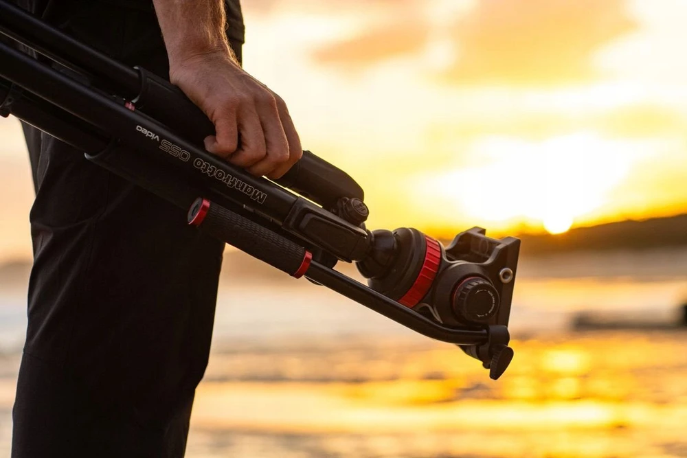 Manfrotto 055 Video Alu Juodas su głowicą 502AH
