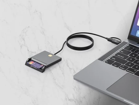 Manhattan Skaitytuvas kart chipowych su USB-C / USB-A wtyczką combo (102759)