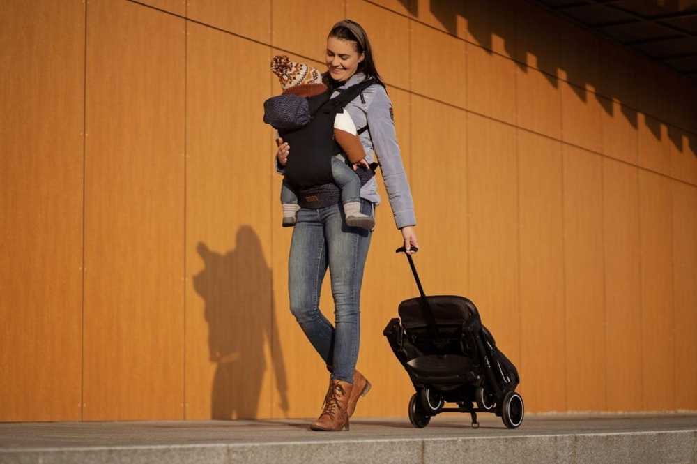 MoMi COLLET gėlių nešynė kūdikiui - 2in1 gobtuvas, 2 padėtys, iki 15kg