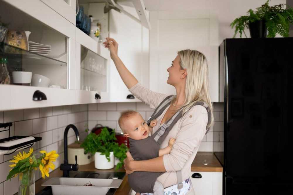 MoMi COLLET gėlių nešynė kūdikiui - 2in1 gobtuvas, 2 padėtys, iki 15kg