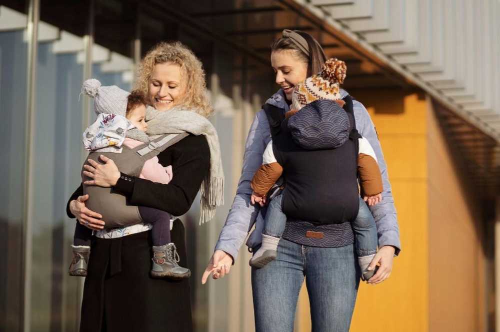 MoMi COLLET gėlių nešynė kūdikiui - 2in1 gobtuvas, 2 padėtys, iki 15kg