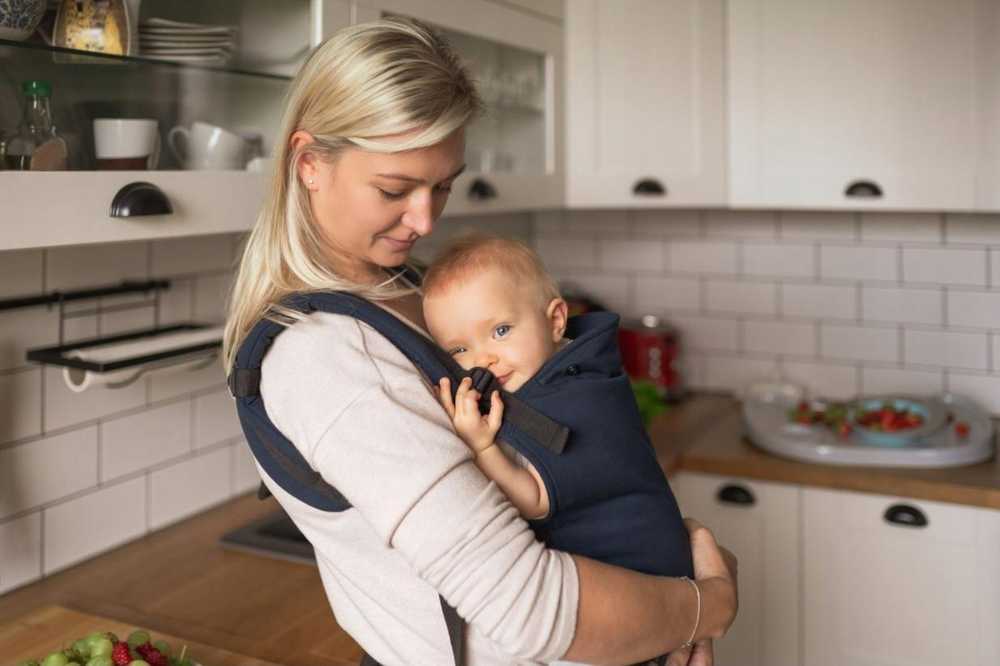 MoMi COLLET gėlių nešynė kūdikiui - 2in1 gobtuvas, 2 padėtys, iki 15kg
