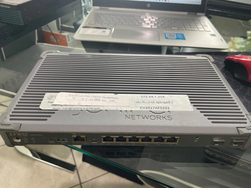 Maršrutizatorius Zapora jungiama į tinklą Juniper Networks SRX300 HW & JUNOS BASE (JSB)