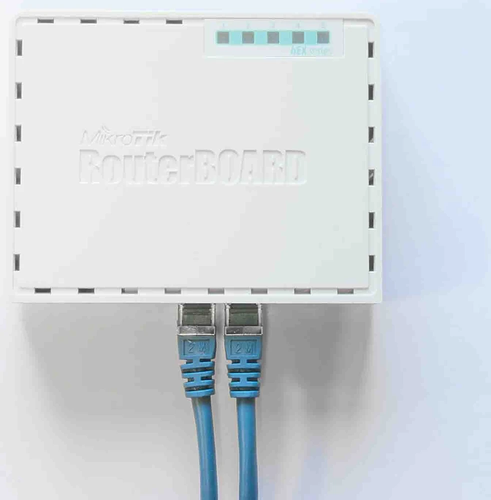 Maršrutizatorius „MikroTik“ | „RouterBOARD hEX“ | E50UG | 10/100/1000 Mbit/s | Ethernet LAN (RJ-45) jungtys 5 | Tinklo palaikymas: ne | MU-MiMO: ne | nėra mobiliojo plačiajuosčio ryšio