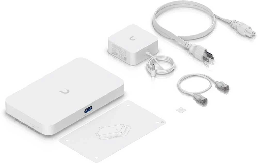 UBIQUITI CLOUD GATEWAY FIBER. STALINIŲ KOPINIŲ 10G DEBESIŲ VARTAI SU INTEGRUOTU POE JUNGIKLIU, PASIRENKAMA NVR SAUGYKLA IR VISAS UNIFI PROGRAMOS PALAIKIMAS (JOKIOS SAUGYKLOS)