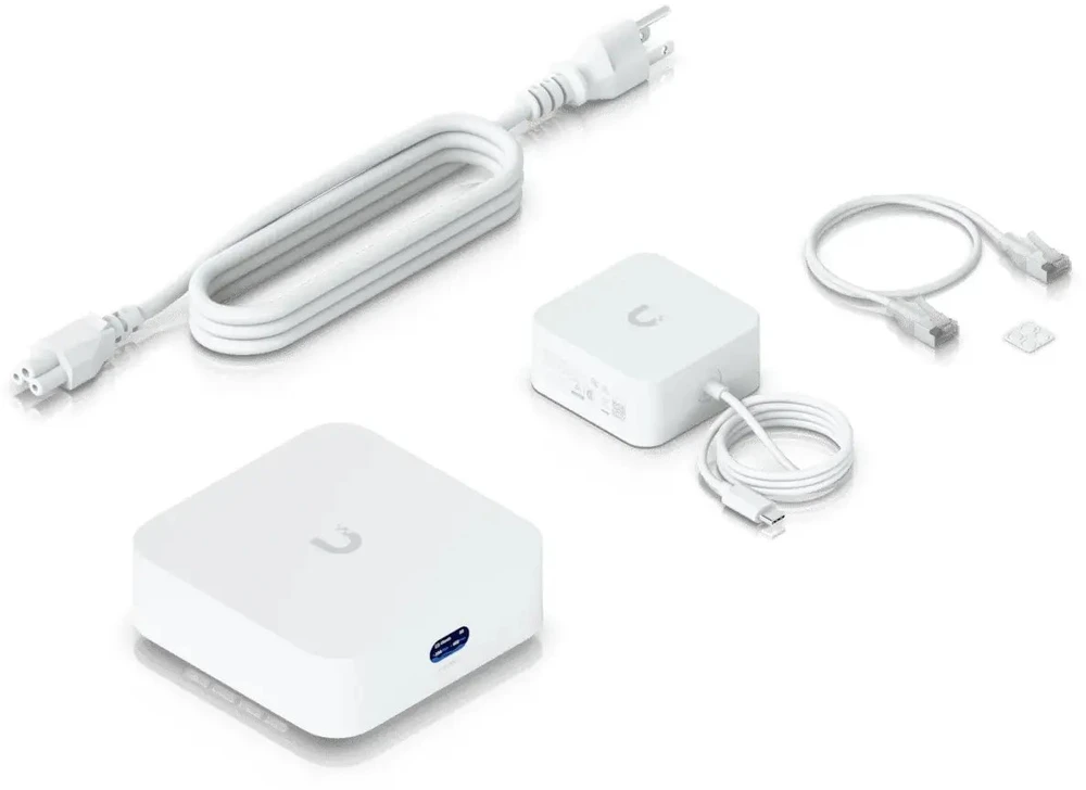Šakotuvas 2 vnt. rinkinys Ubiquiti UniFi Express 7 debesų tinklų vartai WiFi 7 (WLAN BE) trijuose dažniuose, 1x 10G WAN, 1x 2.5G LAN