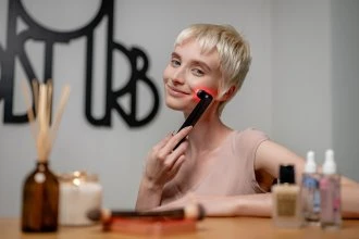 Sveikata ir Asmeninė Priežiūra - Humanas Aurora Sonic Facelift Massager EMS Raudona Šviesa Juodas