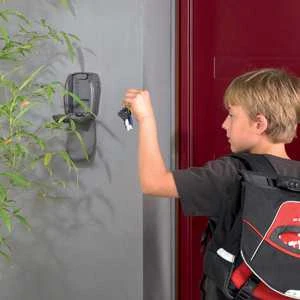 MASTER LOCK tvirtas raktų dėklas su kombinuota spyna ir kilpa 5414EURD
