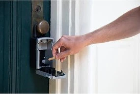 Master Lock Pagrindinis užrakto raktas, saugus „Bluetooth“ su pakabu 5440EURD
