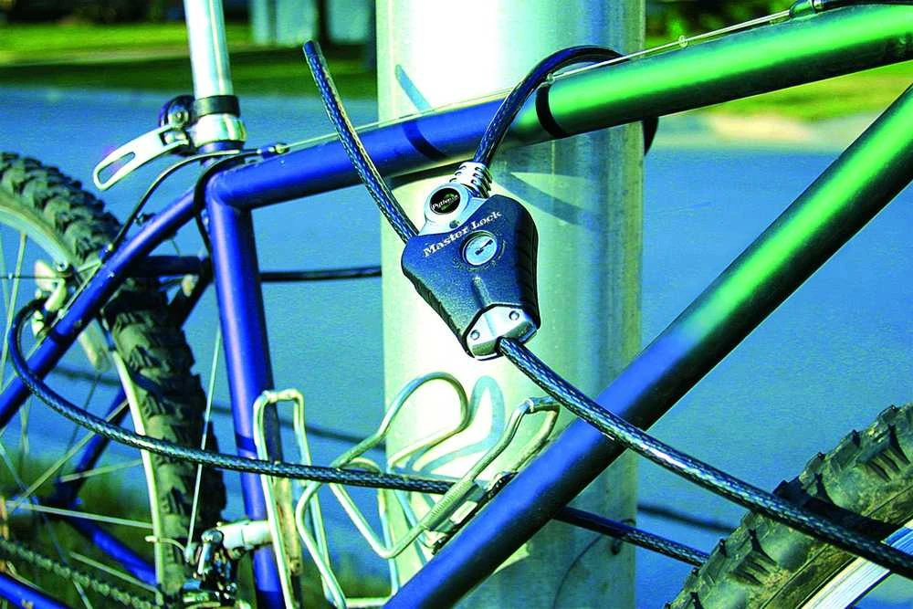 Masterlock MASTER LOCK Python dviračio spyna reguliuojamas fiksavimo kabelis