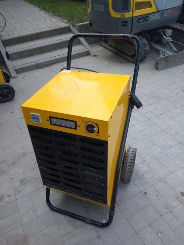 Sausintuvas Buitinis drėgmės surinkėjas Master DH 62; 890 W