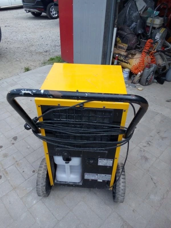 Sausintuvas Buitinis drėgmės surinkėjas Master DH 62; 890 W