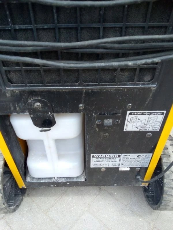 Sausintuvas Buitinis drėgmės surinkėjas Master DH 62; 890 W