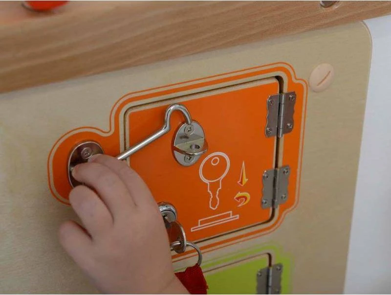 Masterkidz Medinė Žaidimų Lenta Mokymuisi Užrakinti ir Atidaryti - 6 Seifai