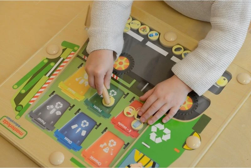MASTERKIDZ Švietimo Žaislas – Medinė Tinkama Atliekų Rūšiavimo Lenta