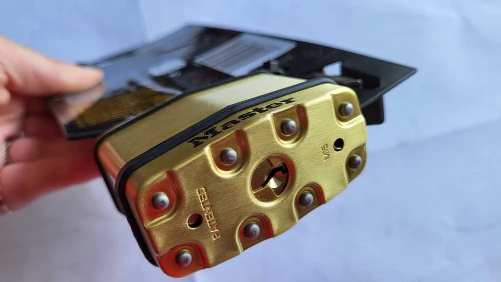 „MasterLock Master Lock“ spyna, pagaminta iš laminuoto plieno (64 mm), M15BEURDLF
