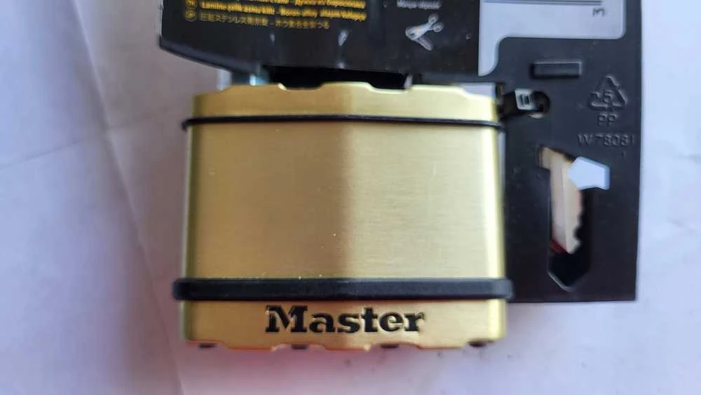 „MasterLock Master Lock“ spyna, pagaminta iš laminuoto plieno (64 mm), M15BEURDLF