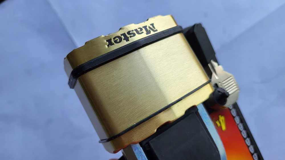 „MasterLock Master Lock“ spyna, pagaminta iš laminuoto plieno (64 mm), M15BEURDLF