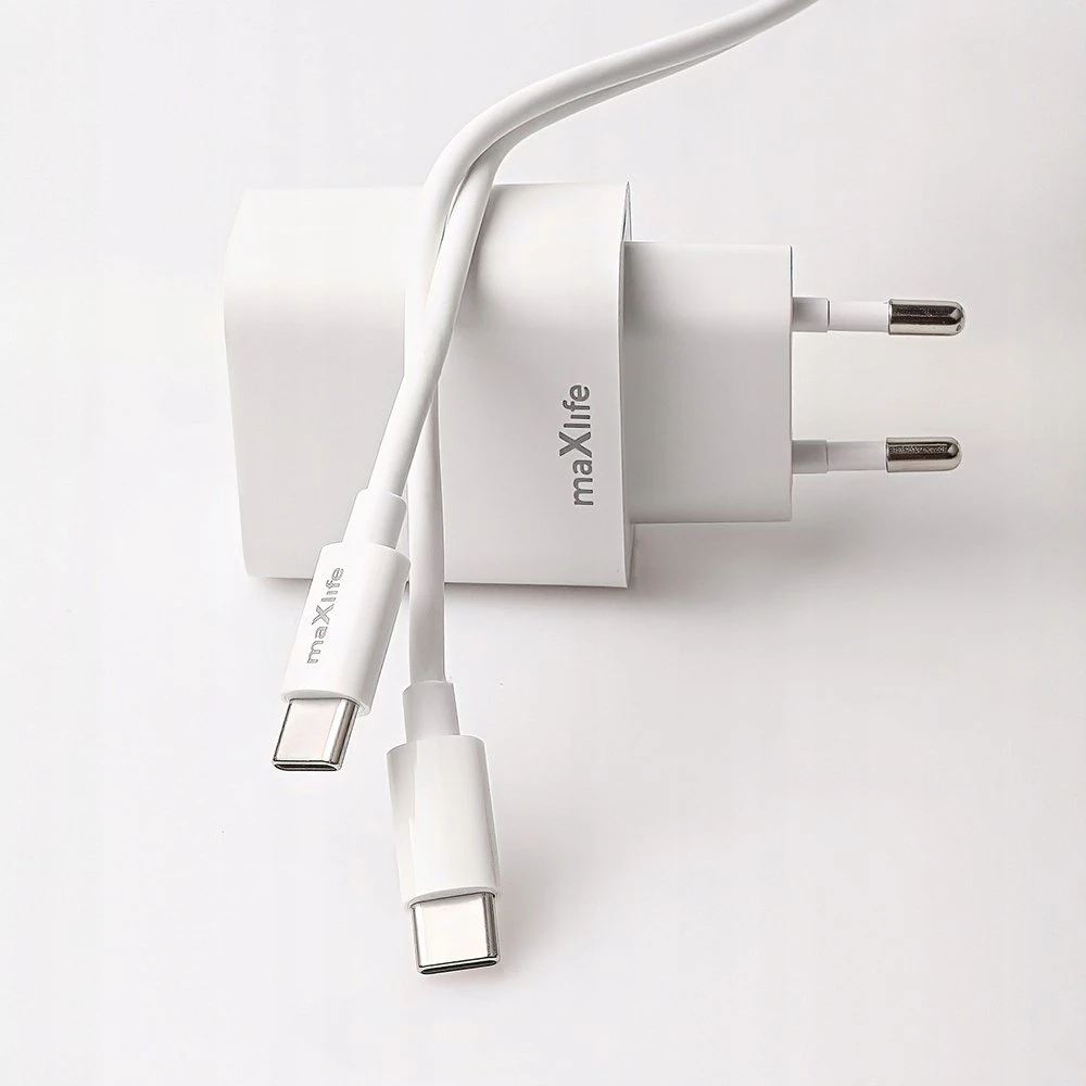 Maxlife MXTC-06-30AC PD QC įkroviklis 1x USB-C 1x USB 30W baltas + USB-C – USB-C laidas 60W