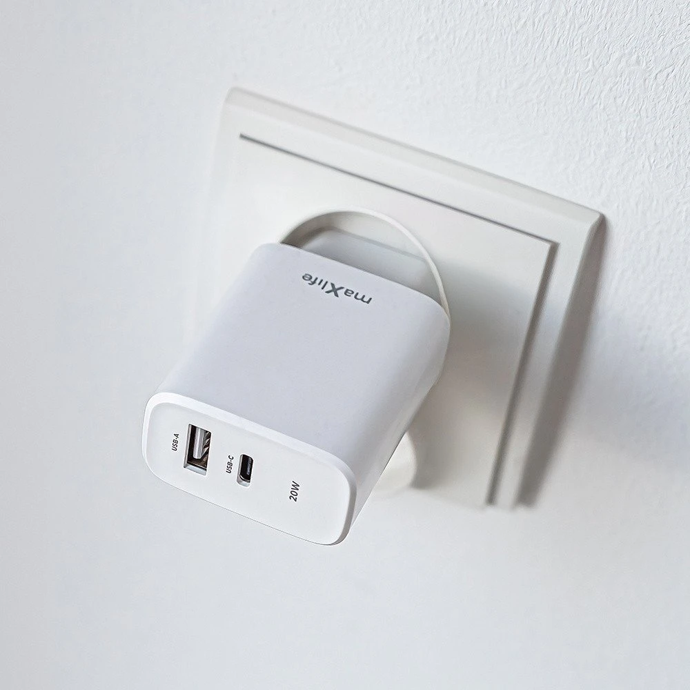 Maxlife MXTC-10-20AC PD QC įkroviklis 1x USB-C 1x USB 20W baltas