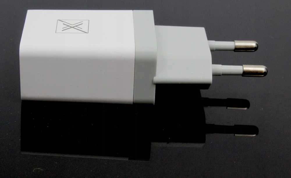 SIENINIS ĮKROVIKLIS MAXXIMUS HANDY 1A + MICRO USB
