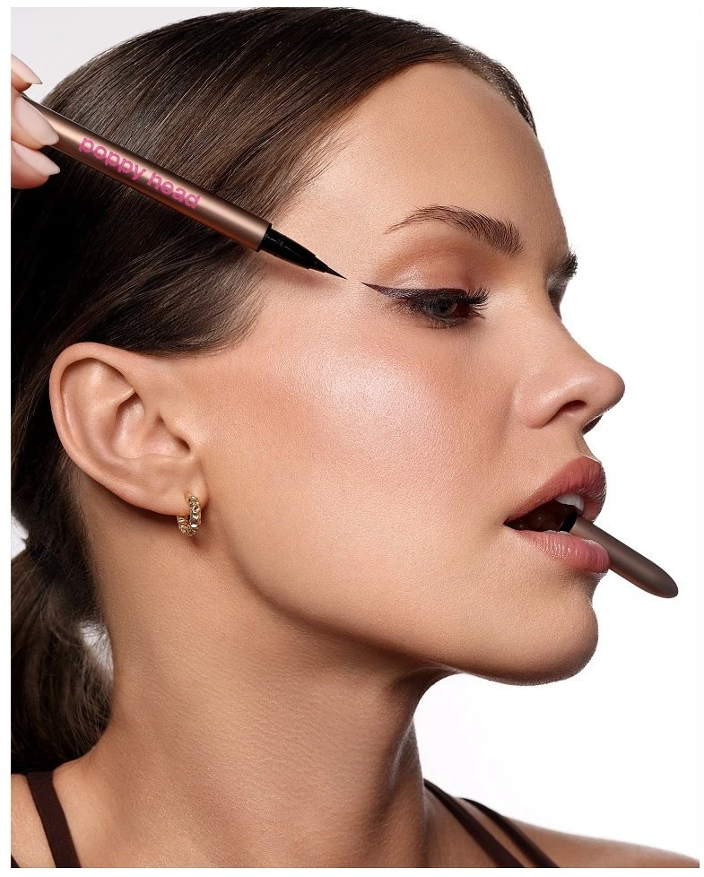 Poppy Head Inkfluence eyeliner w pisaku su pędzelkową końcówką 01 True Juodas 0.6ml