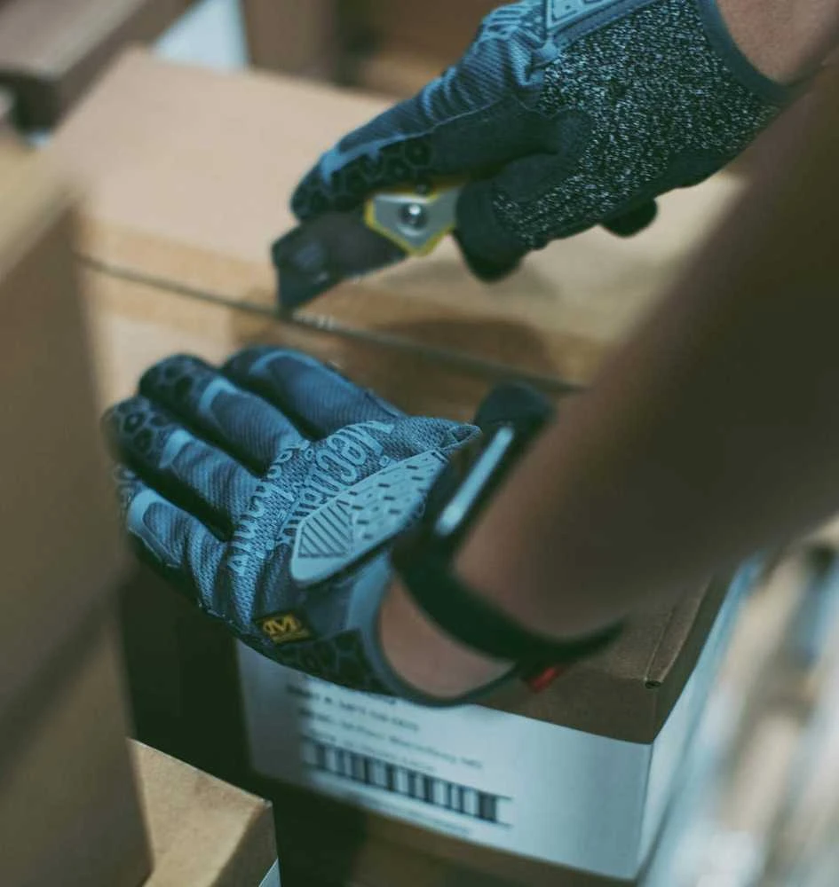 Mechanix Box Cutter pirštinės dėžės pjaustymo metu