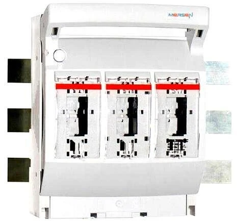 Mersen MULTIBLOC NH1 250A 3P dėžutės tipo jungiklio atjungiklis, montuojamas ant 40/60 sistemos bėgelių, srieginės jungtys 3xM10 T229879